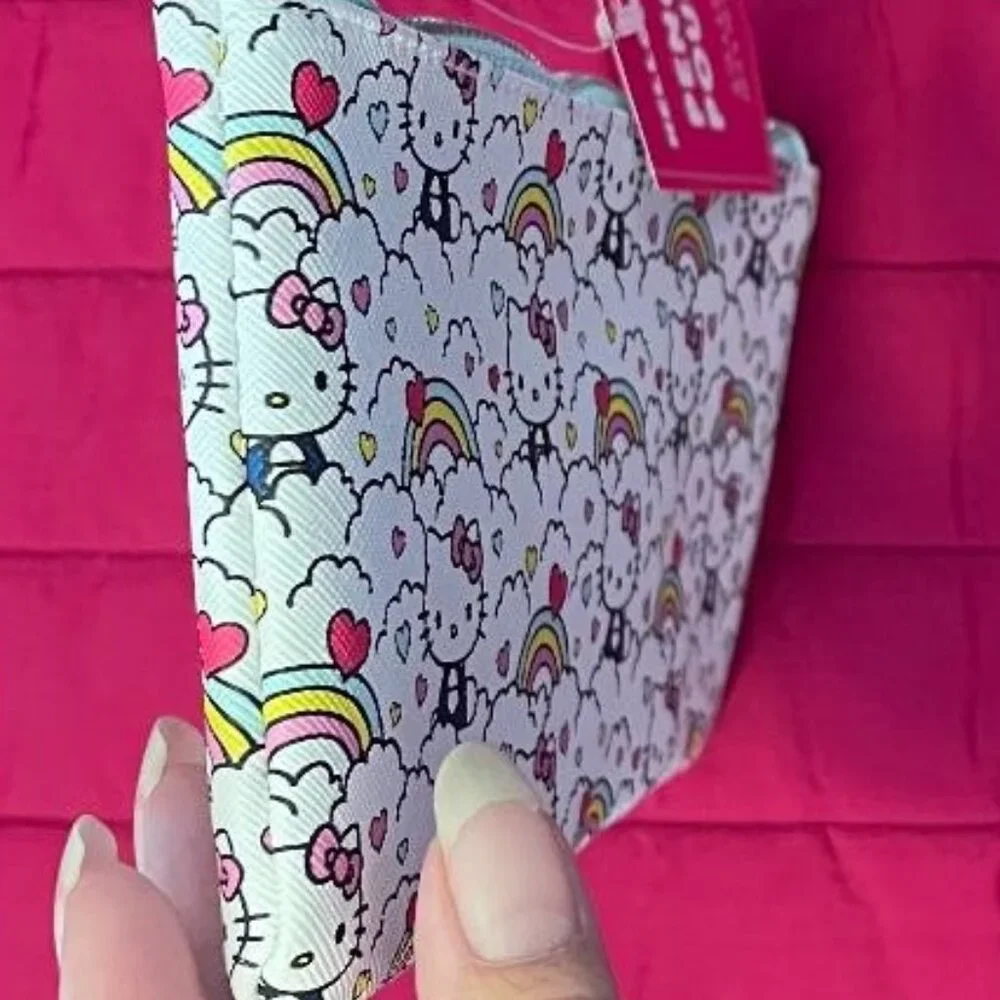 NWT ADORABLE HELLO KITTY PENCIL / PEN OR COSMETIC / MAKEUP CASE  / STORAGE POUCH